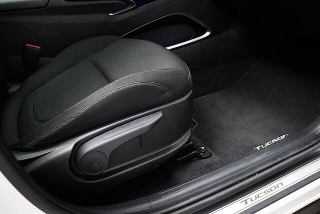 Hyundai TUCSON 1.6 T-GDI PHEV Comfort Smart 4WD | PANORAMADAK | DAB | APPLE | CAMERA