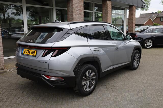 Hyundai TUCSON 1.6 T-GDI MHEV 7DCT CAMERA CARPLAY CRUISE 17"LMV DAB STUUR+STOELVERWARMING PDC 2xKEYLESS