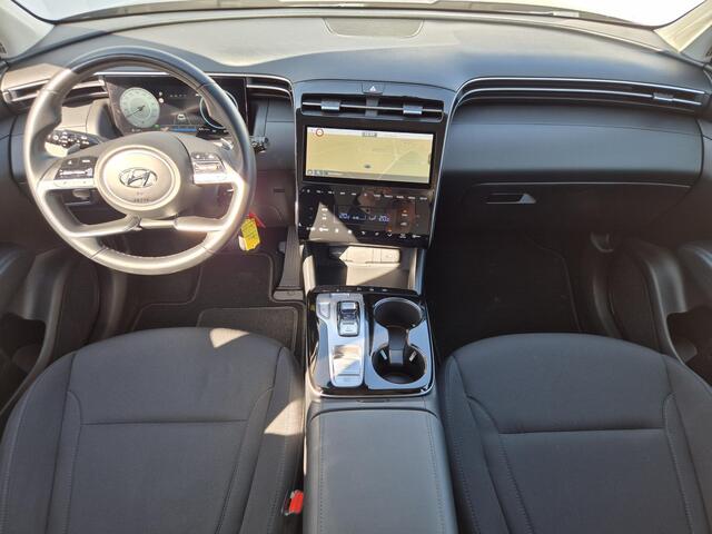 Hyundai TUCSON 1.6 T-GDI HEV 230pk Comfort Automaat / Apple Carplay Android Auto / Adaptief cruise control / Achteruitrijcamera / Trekgewicht 1650 Kg / Lichtmetalen wielen 17" / Parkeersensoren achter /