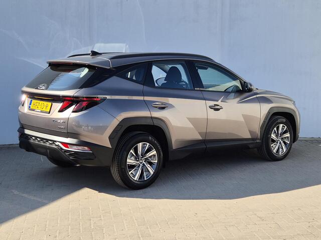 Hyundai TUCSON 1.6 T-GDI HEV 230pk Comfort Automaat / Apple Carplay Android Auto / Adaptief cruise control / Achteruitrijcamera / Trekgewicht 1650 Kg / Lichtmetalen wielen 17" / Parkeersensoren achter /