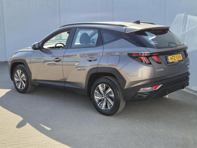 Hyundai TUCSON 1.6 T-GDI HEV 230pk Comfort Automaat / Apple Carplay Android Auto / Adaptief cruise control / Achteruitrijcamera / Trekgewicht 1650 Kg / Lichtmetalen wielen 17" / Parkeersensoren achter /