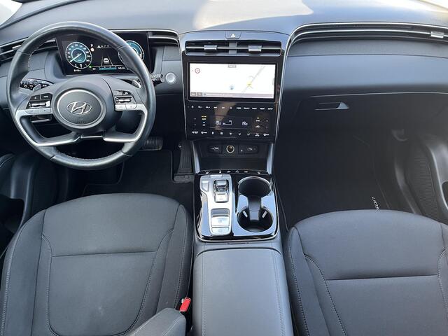 Hyundai TUCSON 1.6 T-GDI HEV 230pk Comfort Smart Automaat / Trekgewicht 1.650 kg / Premium Wielen / Stuur- en stoelverwarming voor / Apple Carplay Android / Elektrische Achterklep / Adaptieve Cruise Control / Krell Soundsystem