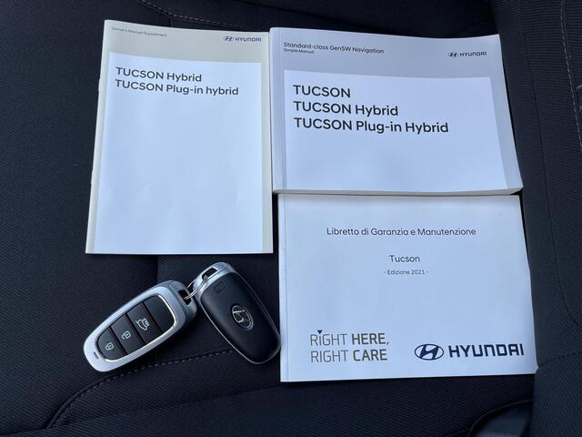 Hyundai TUCSON 1.6 T-GDI HEV 230pk Comfort Smart Automaat / Trekgewicht 1.650 kg / Premium Wielen / Stuur- en stoelverwarming voor / Apple Carplay Android / Elektrische Achterklep / Adaptieve Cruise Control / Krell Soundsystem