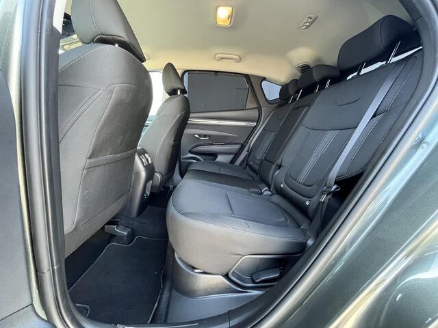Hyundai TUCSON 1.6 T-GDI HEV 230pk Comfort Smart Automaat / Trekgewicht 1.650 kg / Premium Wielen / Stuur- en stoelverwarming voor / Apple Carplay Android / Elektrische Achterklep / Adaptieve Cruise Control / Krell Soundsystem