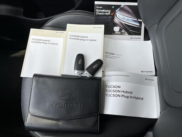 Hyundai TUCSON 1.6 T-GDI PHEV 265pk Plug-in Premium 4WD Automaat / Trekgewicht 1.350 kg / Lederen Bekleding / Dealer onderhouden / 19" LMV / Stuur- en Stoelverwarming en stoelventilatie / 360° Camera / Climate Control / Krell Audiosysteem