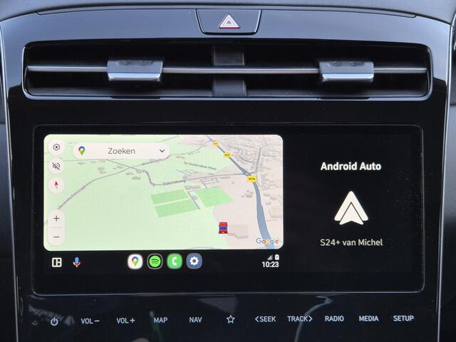Hyundai TUCSON 1.6 T-GDI PHEV Plug-in Comfort Smart 4WD Automaat / Accu SoH 100% / Stuur- en Stoelverwarming / Elektrisch achterklep / 19" LMV / Apple Carplay - Android Auto / Adaptief cruise control / Achteruitrijcamera /