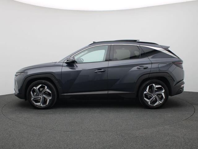 Hyundai TUCSON 1.6 T-GDI PHEV Comfort Sky 4WD 265PK Aut. Pano-Schuifdak, Adaptieve Cruise Controle, Navi, Stoel-Stuurverwarming, Side Assist, Keyless, Trekhaak, 19" LM Velgen