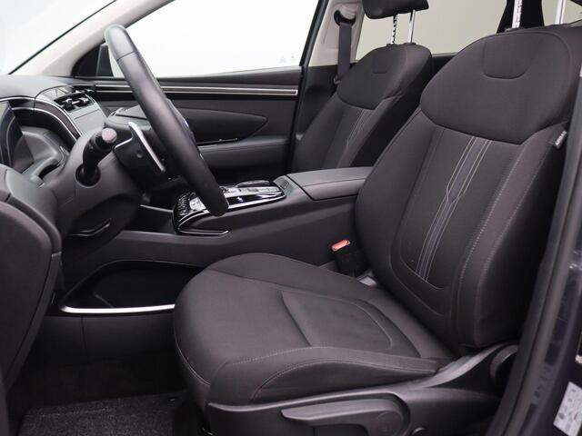 Hyundai TUCSON 1.6 T-GDI PHEV Comfort Sky 4WD 265PK Aut. Pano-Schuifdak, Adaptieve Cruise Controle, Navi, Stoel-Stuurverwarming, Side Assist, Keyless, Trekhaak, 19" LM Velgen