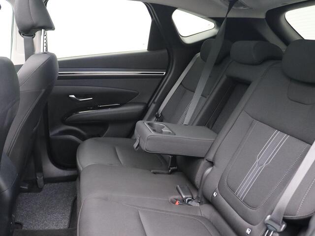 Hyundai TUCSON 1.6 T-GDI PHEV Comfort Sky 4WD 265PK Aut. Pano-Schuifdak, Adaptieve Cruise Controle, Navi, Stoel-Stuurverwarming, Side Assist, Keyless, Trekhaak, 19" LM Velgen