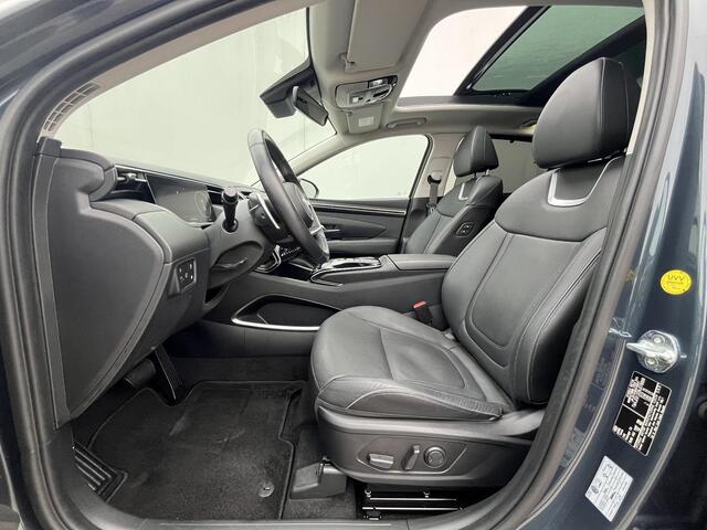 Hyundai TUCSON 1.6 T-GDI PHEV Premium Sky 4WD Automaat / Trekgewicht 1.350 kg / 100% Dealer onderhouden / Elektrisch Glazen schuif- en kanteldak / Elektrische achterklep / Camera 360° / Apple Carplay & Android Auto / Stuur- en stoelverwarming voor en achter / Stoelverko