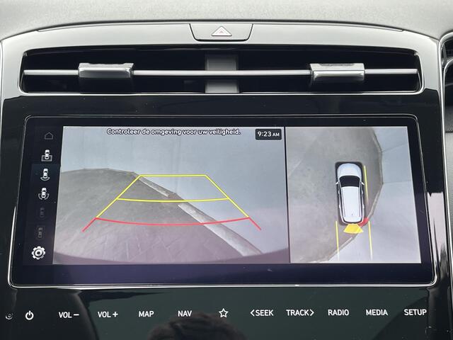 Hyundai TUCSON 1.6 T-GDI PHEV Premium Sky 4WD Automaat / Trekgewicht 1.350 kg / Dealer onderhouden / Elektrisch Glazen schuif- en kanteldak / Elektrische achterklep / Camera 360° / Apple Carplay & Android Auto / Stuur- en stoelverwarming voor en achter / Stoelverkoeling