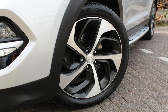 Hyundai TUCSON 1.6 GDi Comfort | Rijklaar | Trekhaak | Leder | Stoelverw. v+a | Navi | Sensor v+a | 19"LMV | NL-auto | All-season