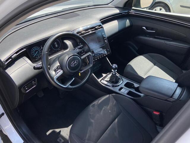 Hyundai TUCSON 1.6 T-GDI MHEV Comfort Trekhaak | 1650 Trekgewicht | Navi by App | Virtual Cockpit | Camera | Clima | Stoelverw. ( Vestiging - Vianen Tel 0347-371248 )