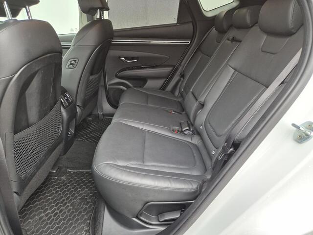 Hyundai TUCSON 1.6 T-GDI 265pk PHEV Plug-in Premium 4WD Automaat / Elektrische achterklep / Apple Carplay Android Auto / Trekgewicht 1350 Kg / Stuur- en Stoelverwarming / Rondomzicht camera / Adaptief cruise control / Stoelventilatie