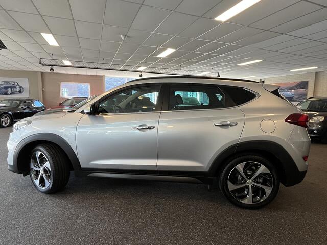 Hyundai TUCSON 1.6 T-GDi Premium / Panoramadak / Leer met klima / BLIS / Dab / ECC / Camera / Navigatie / Lane assist / Keyless - Afn Trekhaak -
