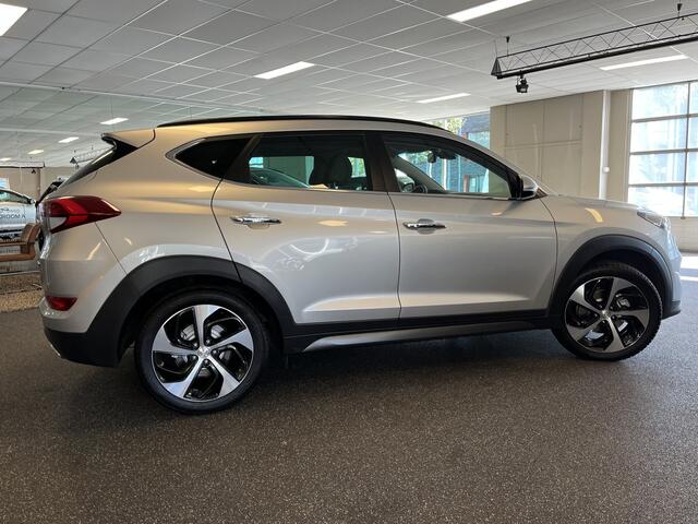 Hyundai TUCSON 1.6 T-GDi Premium / Panoramadak / Leer met klima / BLIS / Dab / ECC / Camera / Navigatie / Lane assist / Keyless - Afn Trekhaak -