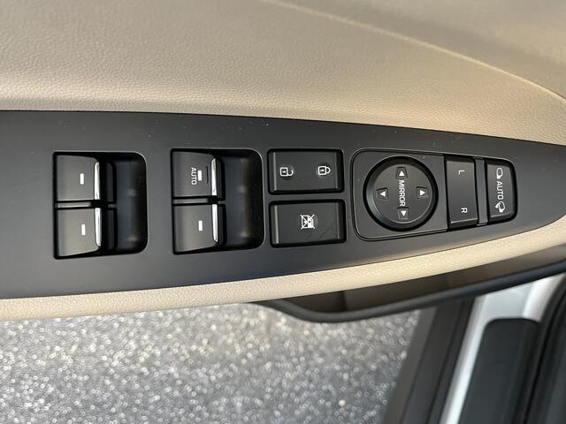 Hyundai TUCSON 1.6 T-GDi Premium / Panoramadak / Leer met klima / BLIS / Dab / ECC / Camera / Navigatie / Lane assist / Keyless - Afn Trekhaak -