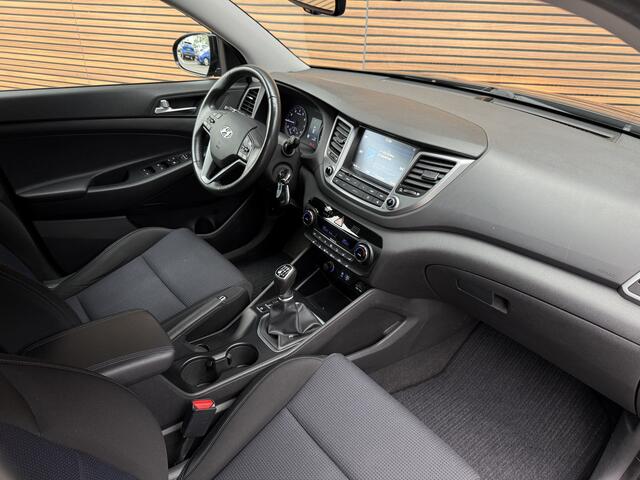Hyundai TUCSON 1.6 GDi Comfort Navi / Camera / Sidebars / Dodehoek / Cruise / Carplay
