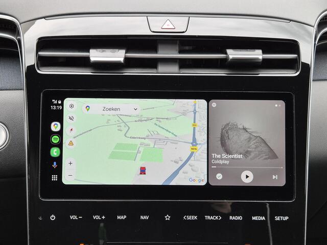 Hyundai TUCSON 1.6 T-GDI PHEV Plug-in Premium 4WD Automaat / Accu SoH 100% / Stuur- en Stoelverwarming / Rondom zicht camera / Stoelventilatie / Apple Carplay Android Auto / Elektrische achterklep / Adaptief cruise control /