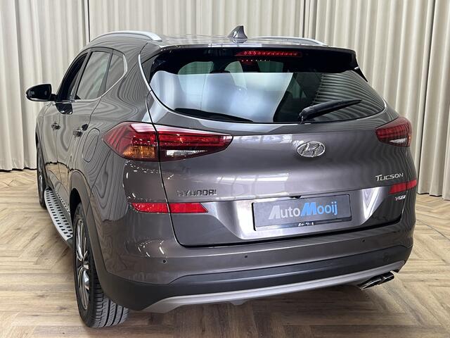 Hyundai TUCSON 1.6 T-GDI *Automaat* Leder / Eerste Eigenaar / Carplay / Cruise / Stoelverwarming / SideSteps / Navigatie / Elek. Stoelen / Camera / 18'' LMV