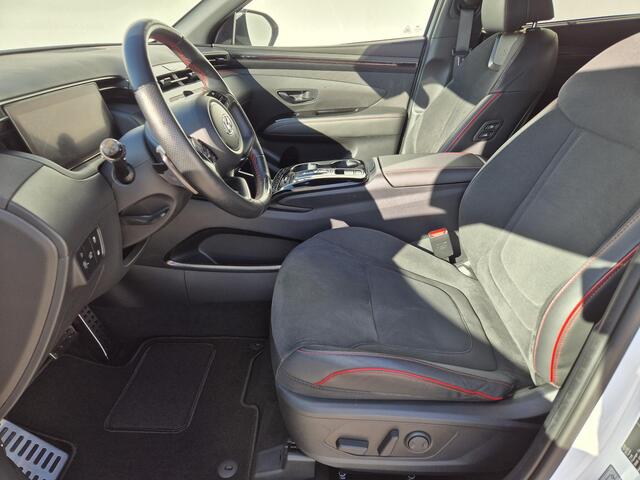 Hyundai TUCSON 1.6 T-GDI PHEV Plug-in N Line 4WD Automaat / Rondomzicht camera / Apple Carplay Android Auto / Adaptief cruise control / Trekgewicht 1350 Kg / Stuur- en Stoelverwarming / Elektrisch bedienbare stoelen - achterklep /