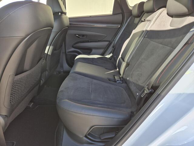 Hyundai TUCSON 1.6 T-GDI PHEV Plug-in N Line 4WD Automaat / Rondomzicht camera / Apple Carplay Android Auto / Adaptief cruise control / Trekgewicht 1350 Kg / Stuur- en Stoelverwarming / Elektrisch bedienbare stoelen - achterklep /