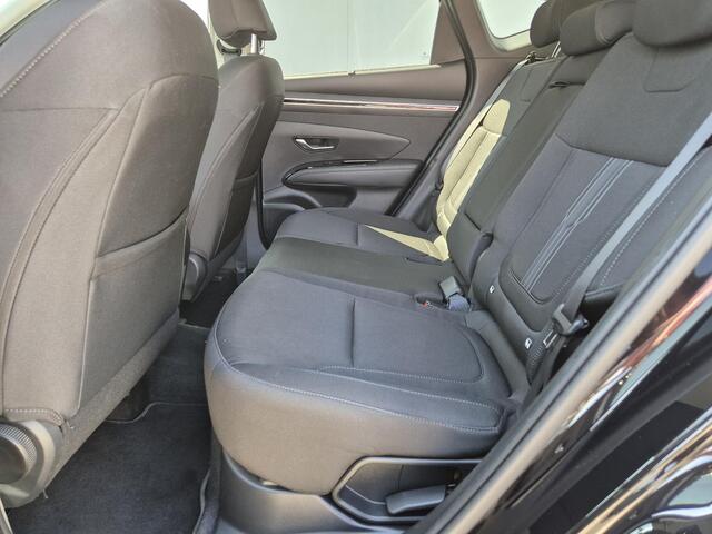 Hyundai TUCSON 1.6 T-GDI HEV 230pk Comfort Smart Automaat / 1650 kg Trekgewicht / Apple Carplay Android Auto / Achteruitrijcamera / Stuur- en Stoelverwarming / Elektrische achterklep / Adaptief cruise control /