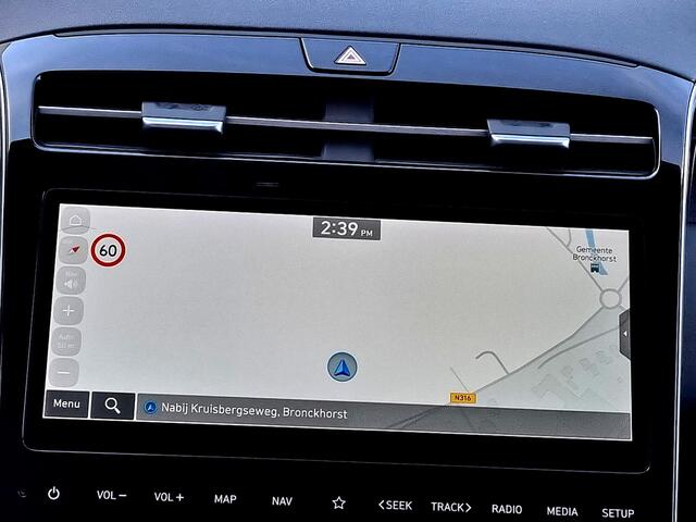 Hyundai TUCSON 1.6 T-GDI HEV Comfort Smart 230PK Automaat / 1650KG Trekgewicht / Elektrische Achterklep / Cruise Control Adaptief / Lichtmetalen Winterset Tegen Meerprijs ¤599,-