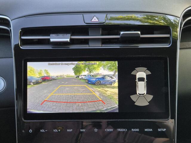 Hyundai TUCSON 1.6 T-GDI PHEV Plug-in Comfort Smart 4WD Automaat / Accu SoH 100% / 1350KG Trekgewicht / Navigatie / Achteruitrijcamera / Apple Carplay Android Auto / Stuur- en Stoelverwarming / Adaptief cruise control /