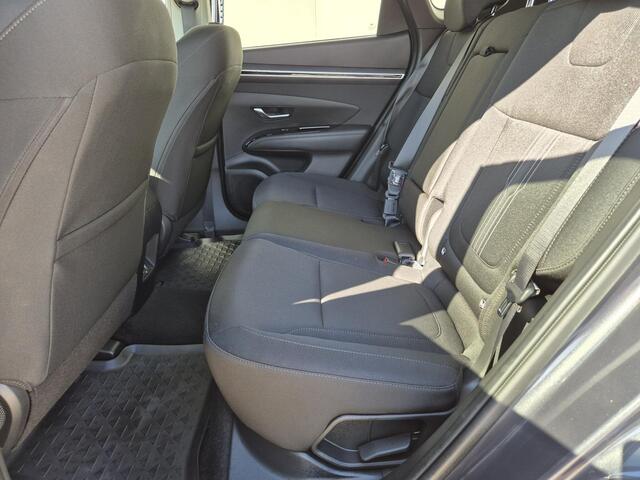 Hyundai TUCSON 1.6 T-GDI PHEV Plug-in Comfort Smart 4WD Automaat / Accu SoH 100% / 1350KG Trekgewicht / Navigatie / Achteruitrijcamera / Apple Carplay Android Auto / Stuur- en Stoelverwarming / Adaptief cruise control /