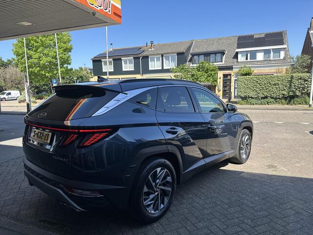 Hyundai TUCSON 1.6 T-GDI MHEV Comfort Stoel verwarming/ 3-zone climate/ camera/ zwarte hemel.