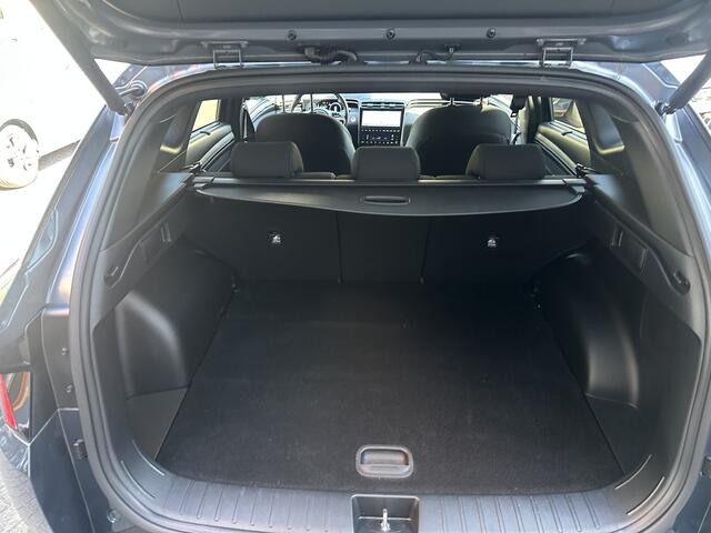 Hyundai TUCSON 1.6 T-GDI MHEV Comfort Stoel verwarming/ 3-zone climate/ camera/ zwarte hemel.