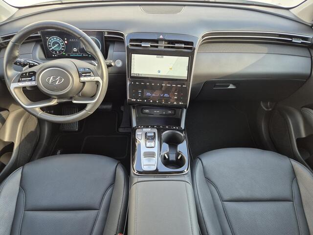 Hyundai TUCSON 1.6 T-GDI PHEV 265pk Premium Sky 4WD Automaat / Accu SoH 100% / Glazen schuif- en kanteldak / Stuur- en Stoelverwarming / Elektrische bedienbare achterklep / Rondomzicht camera / Apple Carplay Android Auto /