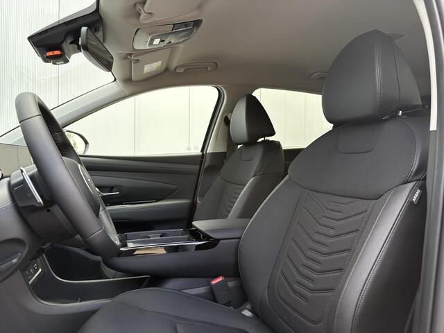 Hyundai TUCSON 1.6 T-GDI PHEV Comfort Smart / Navigatie / Airco / Cruise Control / Lederen/stof bekleding / Stoel en Stuurverwarming /