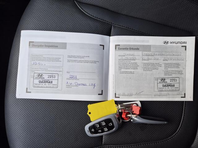 Hyundai TUCSON 1.6 T-GDI PHEV Premium Sky 4WD Automaat / Trekhaak afneembaar / Trekgewicht 1350 kg / Glazen schuif- en kanteldak / Stuur- en Stoelverwarming / Rondomzicht camera / Apple Carplay Android Auto / Elektrische achterklep /