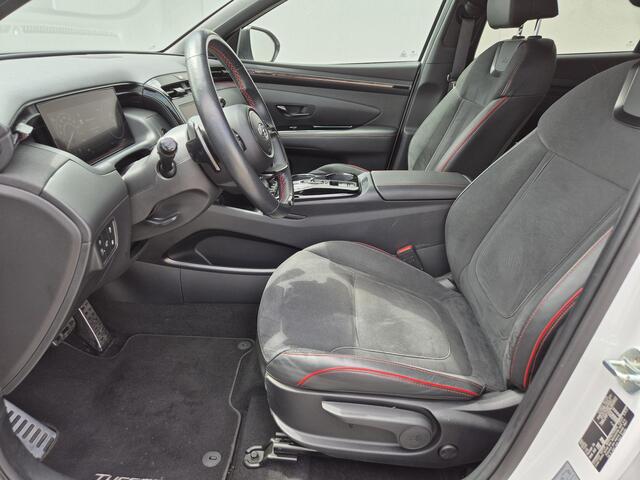 Hyundai TUCSON 1.6 T-GDI PHEV Plug-in N Line 4WD Automaat / Trekhaak afneembaar / Dealer onderhouden / Trekgewicht 1350 Kg / Elektrische achterklep / Stuur- en Stoelverwarming / Adaptief CC / Achteruitrijcamera / Navigatie /