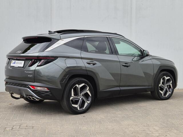 Hyundai TUCSON 1.6 T-GDI PHEV Plug-in Premium Sky 4WD Automaat / Trekhaak afneembaar / Trekgewicht 1350 kg / Glazen schuif- en kanteldak / Elektrische achterklep / Apple Carplay Android Auto / Rondomzicht camera / Stuur- en Stoelverwarming /