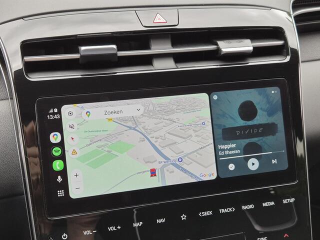 Hyundai TUCSON 1.6 T-GDI PHEV Plug-in Premium Sky 4WD Automaat / Trekhaak afneembaar / Trekgewicht 1350 kg / Glazen schuif- en kanteldak / Elektrische achterklep / Apple Carplay Android Auto / Rondomzicht camera / Stuur- en Stoelverwarming /