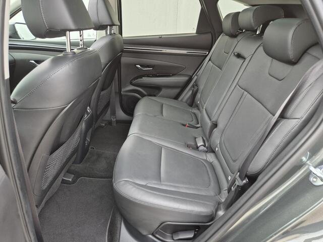Hyundai TUCSON 1.6 T-GDI PHEV Plug-in Premium Sky 4WD Automaat / Trekhaak afneembaar / Trekgewicht 1350 kg / Glazen schuif- en kanteldak / Elektrische achterklep / Apple Carplay Android Auto / Rondomzicht camera / Stuur- en Stoelverwarming /