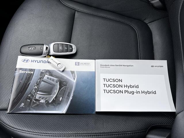 Hyundai TUCSON 1.6 T-GDI PHEV Comfort Smart 4WD Automaat / Lederen Bekleding / Premium Wielen / Dealer onderhouden/ Trekgewicht 1.350 kg / Navigatie / Elektr. bestuurdersstoel / 19" LM / All Season banden / Apple Carplay Android /