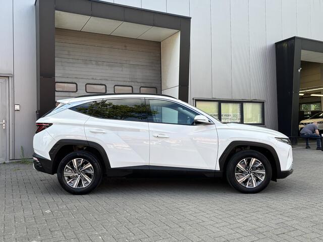 Hyundai TUCSON 1.6 T-GDI HEV Comfort Smart | Navigatie | Camera | Apple Carplay/Android Auto | Stuur- + Stoelverwarming | Elek. Achterklep | Rijklaarprijs!