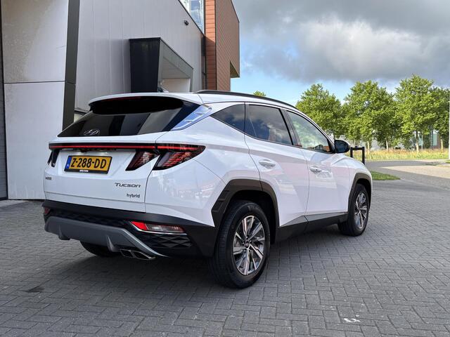 Hyundai TUCSON 1.6 T-GDI HEV Comfort Smart | Navigatie | Camera | Apple Carplay/Android Auto | Stuur- + Stoelverwarming | Elek. Achterklep | Rijklaarprijs!