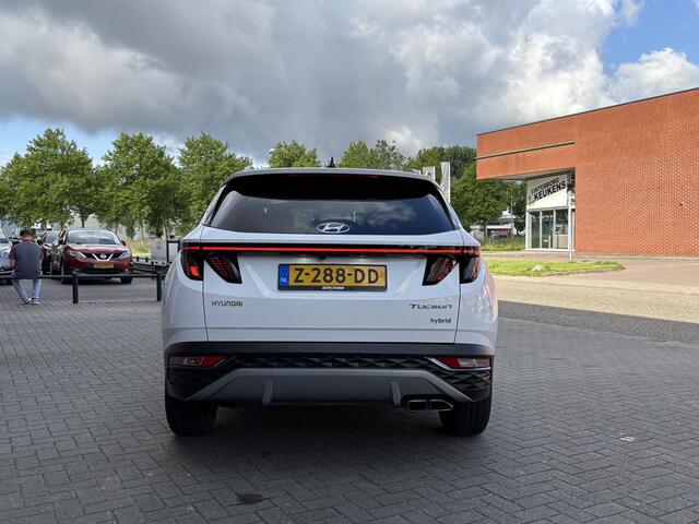 Hyundai TUCSON 1.6 T-GDI HEV Comfort Smart | Navigatie | Camera | Apple Carplay/Android Auto | Stuur- + Stoelverwarming | Elek. Achterklep | Rijklaarprijs!