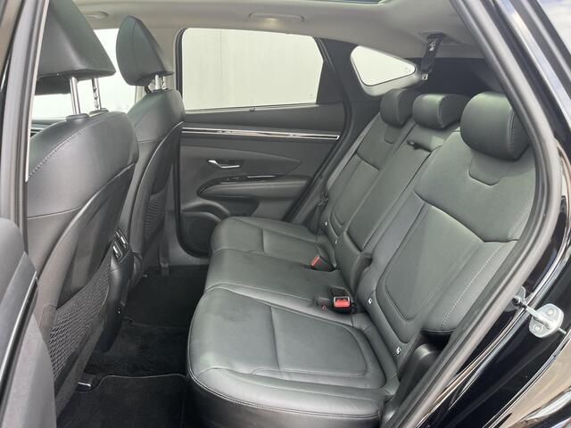 Hyundai TUCSON 1.6 T-GDI PHEV Premium Sky 4WD Automaat / Trekhaak / Glazen schuif- en kanteldak / Stuur-, Stoel en Achterbankverwarming / Adaptief CC / Elektrische achterklep / Stoelventilatie / Rondomzicht camera /
