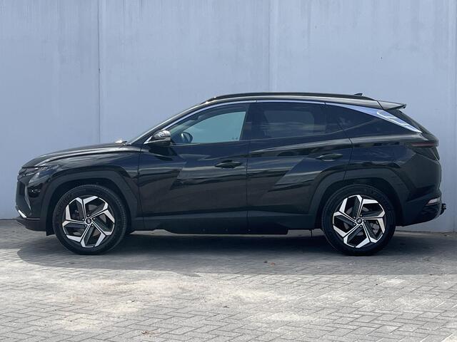 Hyundai TUCSON 1.6 T-GDI PHEV Premium Sky 4WD Automaat / Trekhaak / Glazen schuif- en kanteldak / Stuur-, Stoel en Achterbankverwarming / Adaptief CC / Elektrische achterklep / Stoelventilatie / Rondomzicht camera /