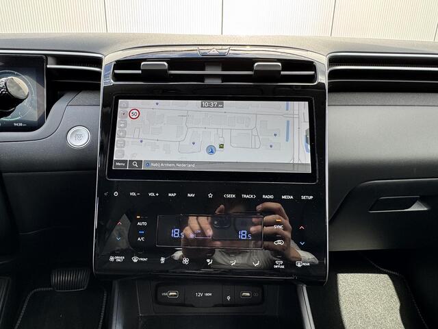 Hyundai TUCSON 1.6 T-GDI PHEV Premium 4WD trekgewicht geremd 1350 KG/ Apple Carplay Android Auto / Climate Control / 360 Camera / Parkeersensoren achter / Adaptie Cruise Control / Led verlichting / Stoelverwarming voor + achter/ Stuurverwarming/ Elektrische Achterkle