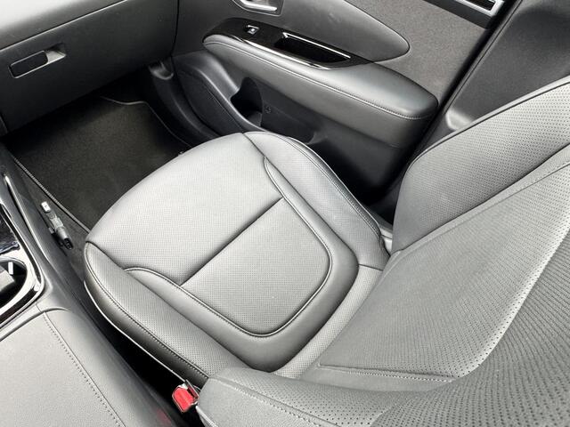 Hyundai TUCSON 1.6 T-GDI PHEV Premium 4WD trekgewicht geremd 1350 KG/ Apple Carplay Android Auto / Climate Control / 360 Camera / Parkeersensoren achter / Adaptie Cruise Control / Led verlichting / Stoelverwarming voor + achter/ Stuurverwarming/ Elektrische Achterkle