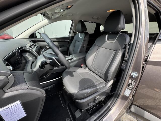 Hyundai TUCSON 1.6 T-GDI PHEV Premium 4WD trekgewicht geremd 1350 KG/ Apple Carplay Android Auto / Climate Control / 360 Camera / Parkeersensoren achter / Adaptie Cruise Control / Led verlichting / Stoelverwarming voor + achter/ Stuurverwarming/ Elektrische Achterkle