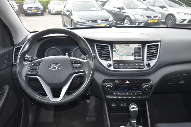 Hyundai TUCSON 1.6 GDi Comfort , TREKHAAK , V+A BANK VERW , A UITRIJ CAM , NAVI , CR CONTR , PDC V+A ,
