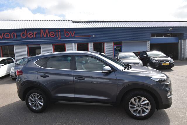 Hyundai TUCSON 1.6 GDi Comfort , TREKHAAK , V+A BANK VERW , A UITRIJ CAM , NAVI , CR CONTR , PDC V+A ,